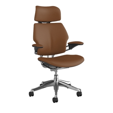 Freedom-Bürostuhl mit Kopfstütze, in Corvara Saddle/Tan, poliertes Aluminium-Gestell mit Zierleiste in Graphite