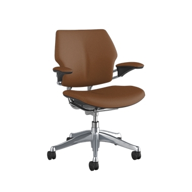 Freedom-Bürostuhl, in Corvara Saddle/Tan, poliertes Aluminium-Gestell mit Zierleiste in Graphite, Arretierrollen