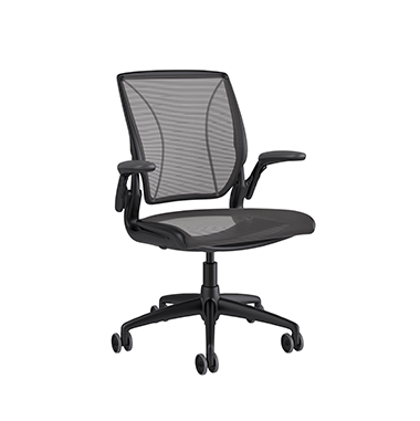 Diffrient World-Stuhl, Rückenlehne in Pinstripe Black, Sitzfläche in Pinstripe Black, weiche Rollen