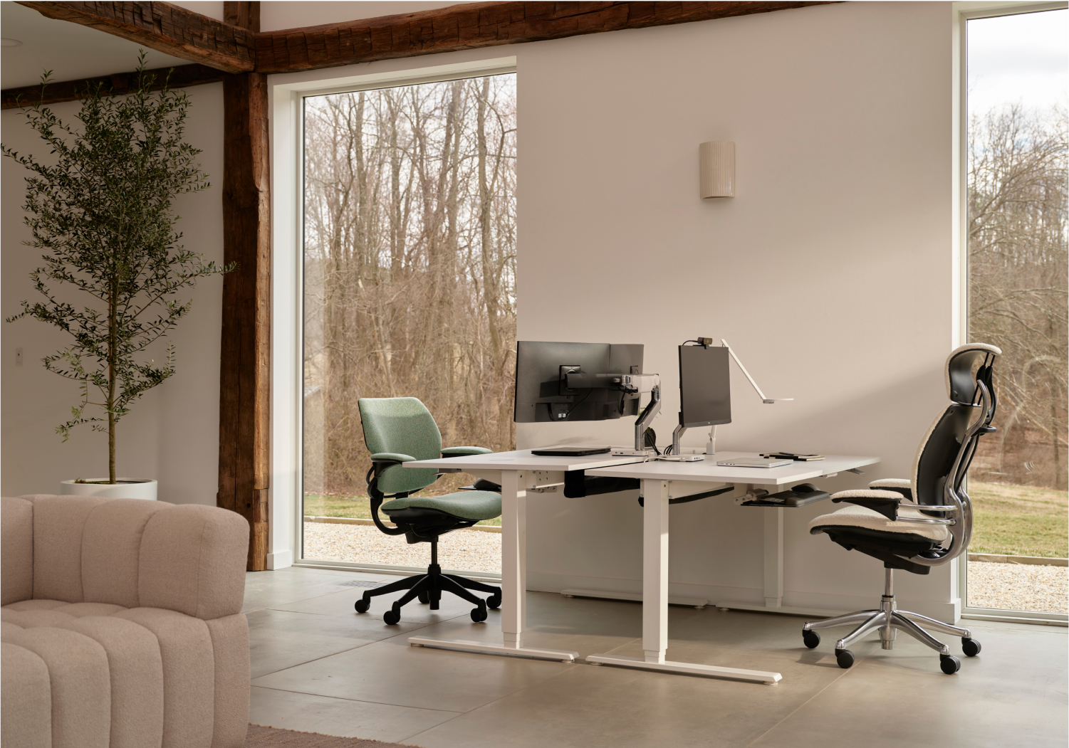 Single Screen Monitor Arm in Polished Aluminum