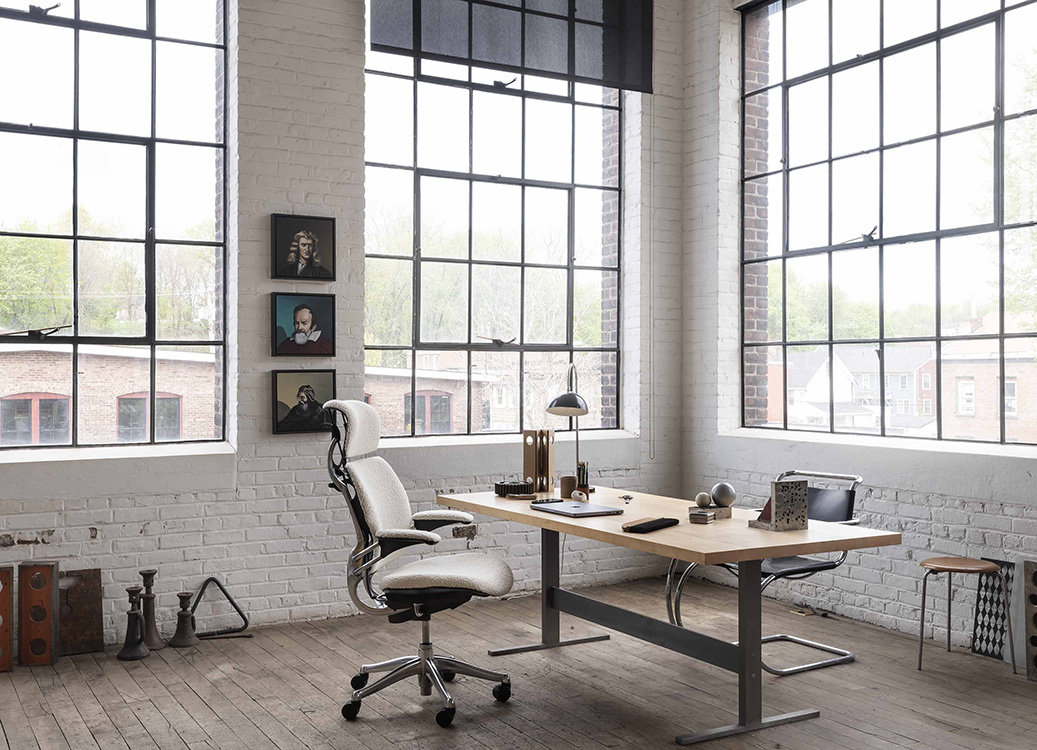 Freedom Task in Kvadrat Elle textile with Polished Aluminium Frame