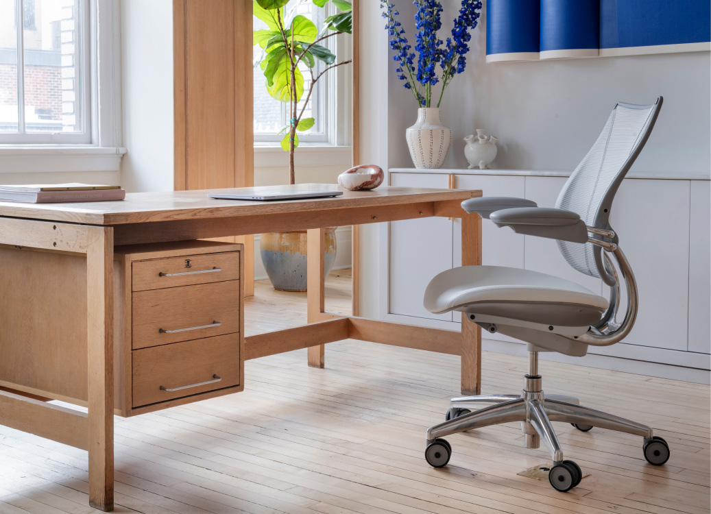 Liberty in Polished Aluminium with Ticino Glacier Seat